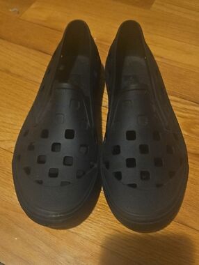 Vans Women's Black Slip-On Ventilated Mules